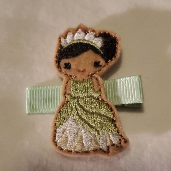 NEW DISNEY'S PRINCESS TIANA FELT HAIR CLIPPY - Picture 1 of 2